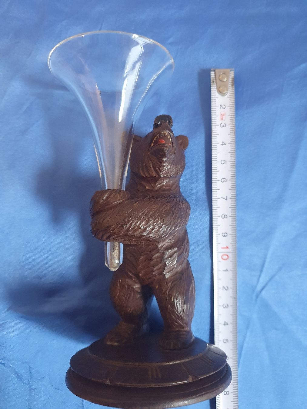 Statuette: Bär Brienz Brienzer Schnitzerei Handarbeit Holz Glas – Usato da Russikon venduto da eunicetungol