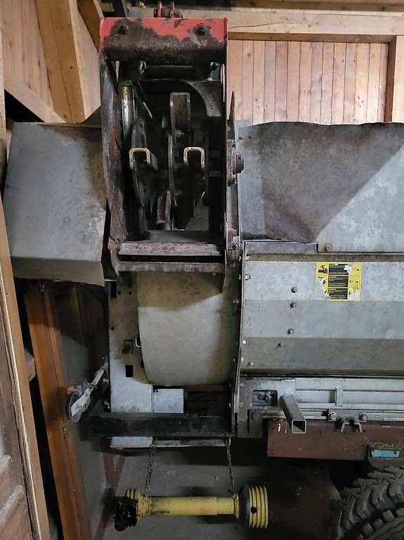 Gafner Spandiconcime: Gafner Mistzetter 3.5m3 – Usato da Rickenbach SZ venduto da han_mth5 3