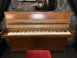 Klavier Petrof Holz braun gebrauchter Zustand