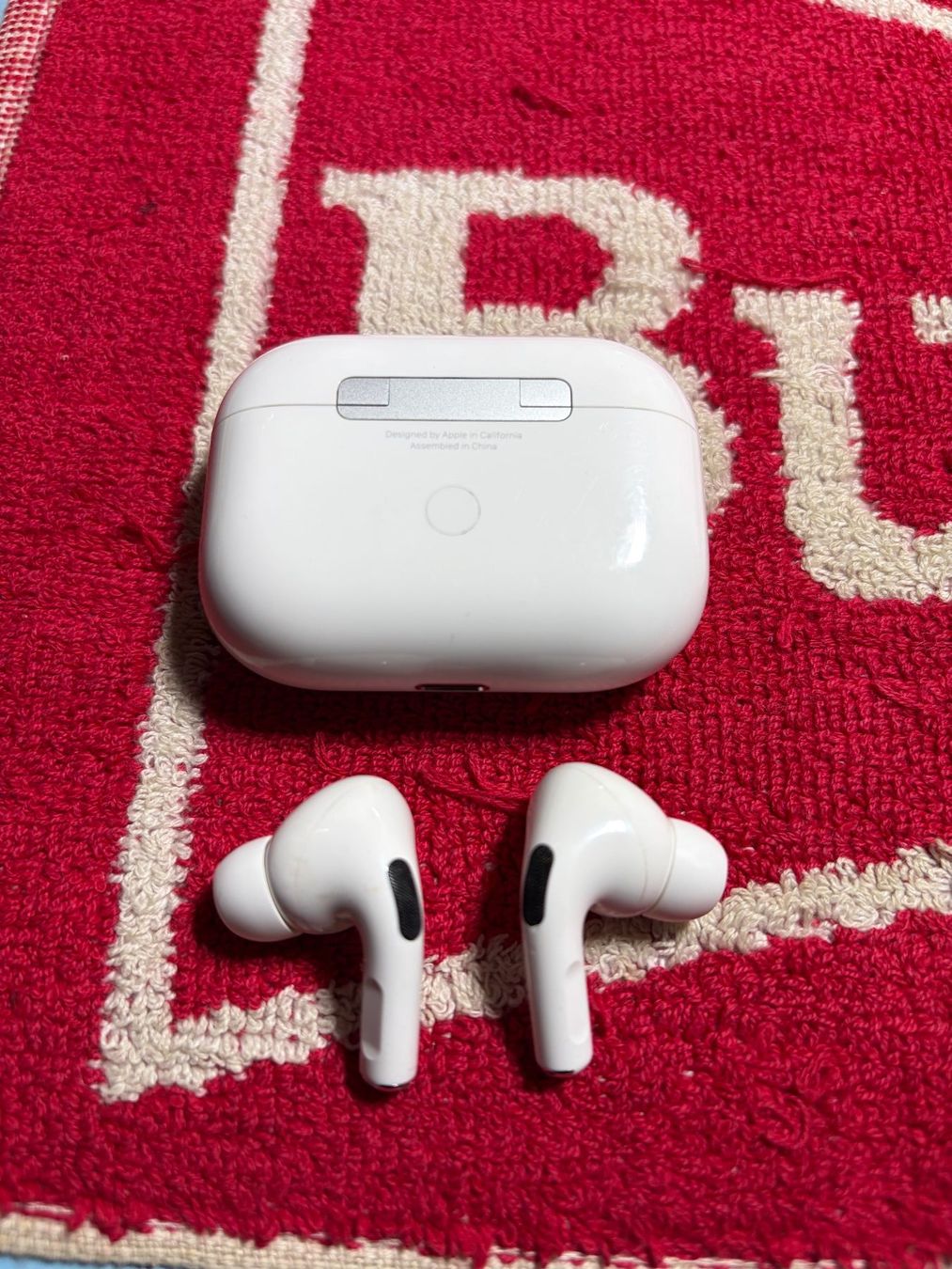 Apple Cuffie: Apple AirPods Pro 1. Generation, mit Ladecase. – Usato da Uetendorf venduto da Superaebi 1
