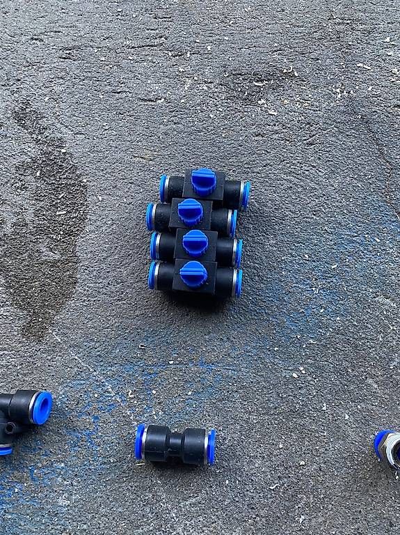 Tutte le macchine: Pneumatische Fitting Connection Pneumatikverbinder – Usato da Rubigen venduto da bernbern7 3