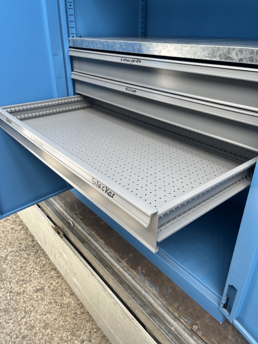 Armadi: Fami Metallschrank Nr 4 mit Schubladen  – Usato da Winterthur venduto da ReUse_Baumarkt 3