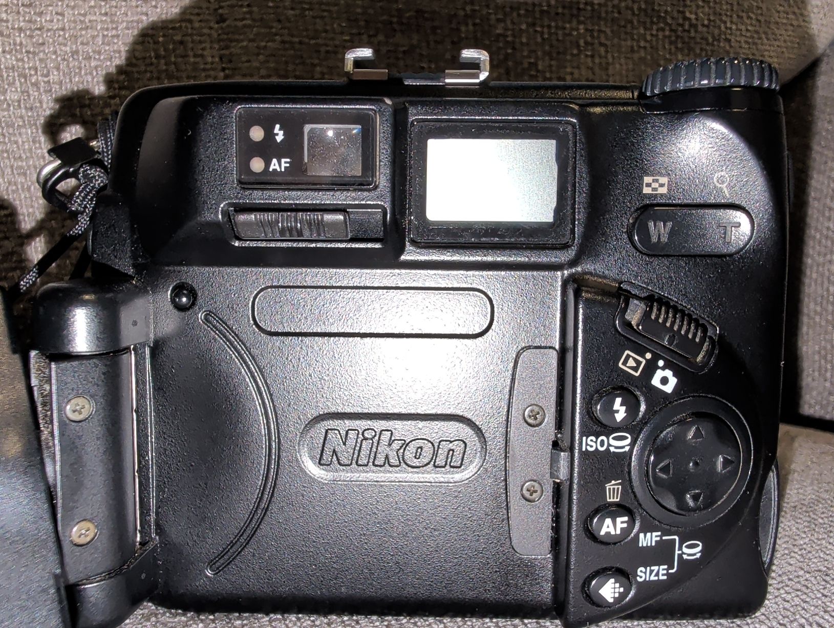 Nikon Appareil photo: Nikon Coolpix 5000 caméra digitale pas testé – D'occasion à Collombey par dan_kf9j 4