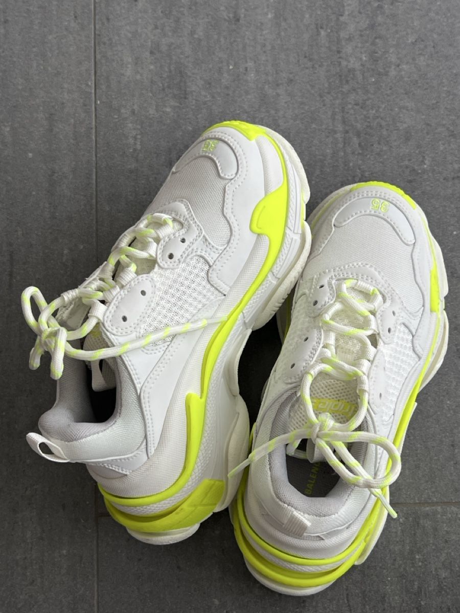 Balenciaga Damenschuhe: Balenciaga Triple S Sneaker – Neu (gemäss Beschreibung) aus Kriens von ras_6vrn 2