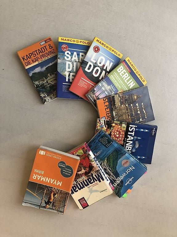 Libri: Diverse Reiseführer je 5.- – Usato da Bern venduto da JuditJ