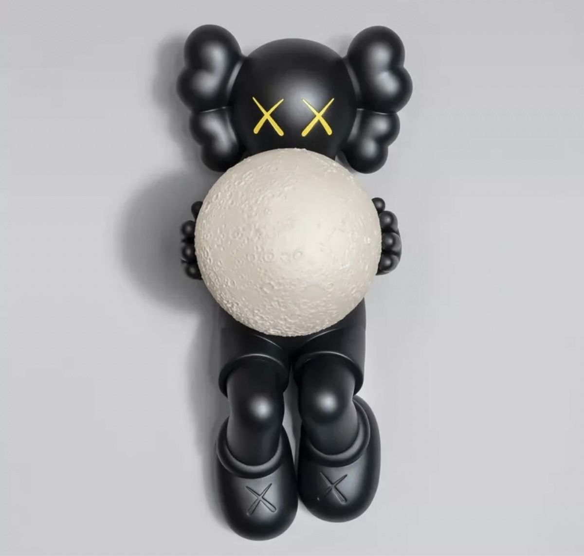 Statuette: Kaws holiday Shanghai (black) – Nuovo e nell'imballaggio originale da Lausanne venduto da Tintin032 2
