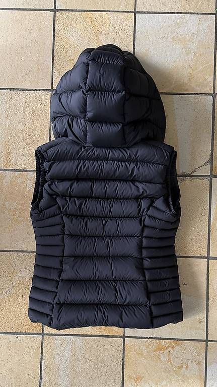 Jacken: Moncler – Neu und originalverpackt aus Basel von Lintin 1