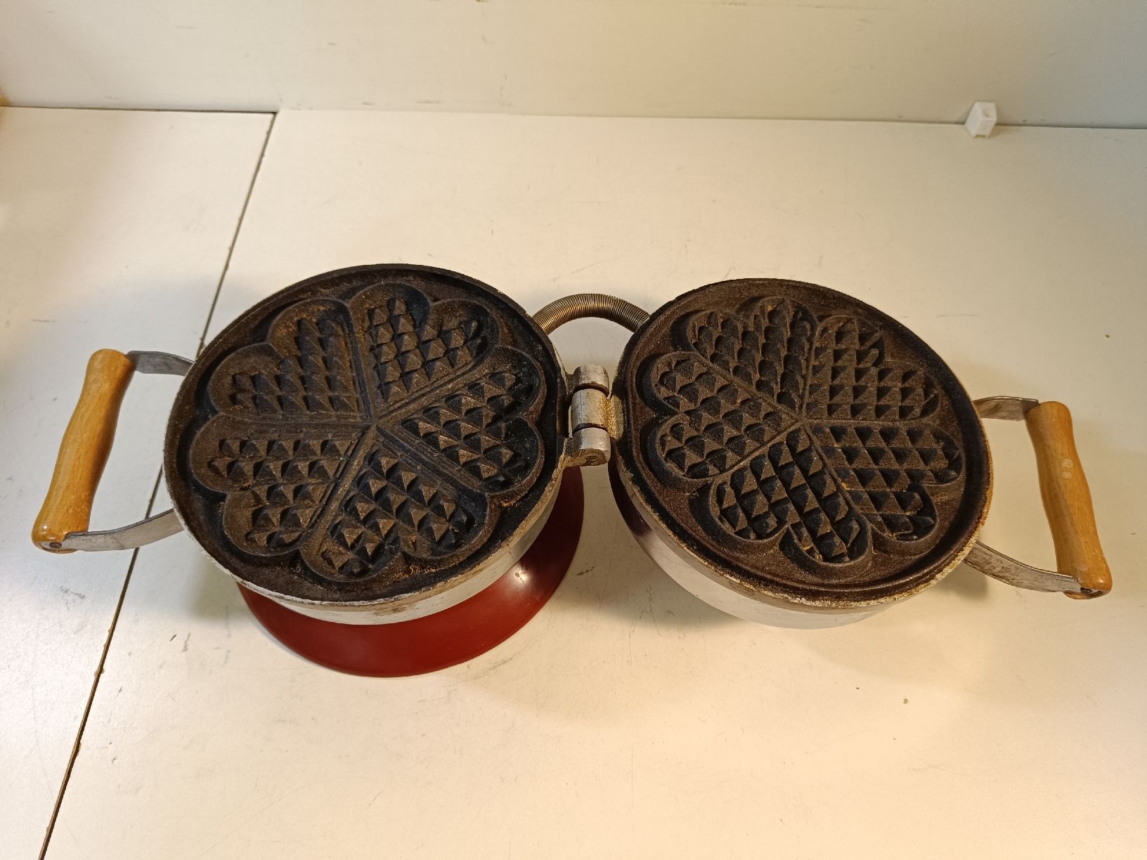 Küchengeräte: Antikes Waffeleisen (nov68) – Gebraucht aus Künten von Schnaepplihuus 3
