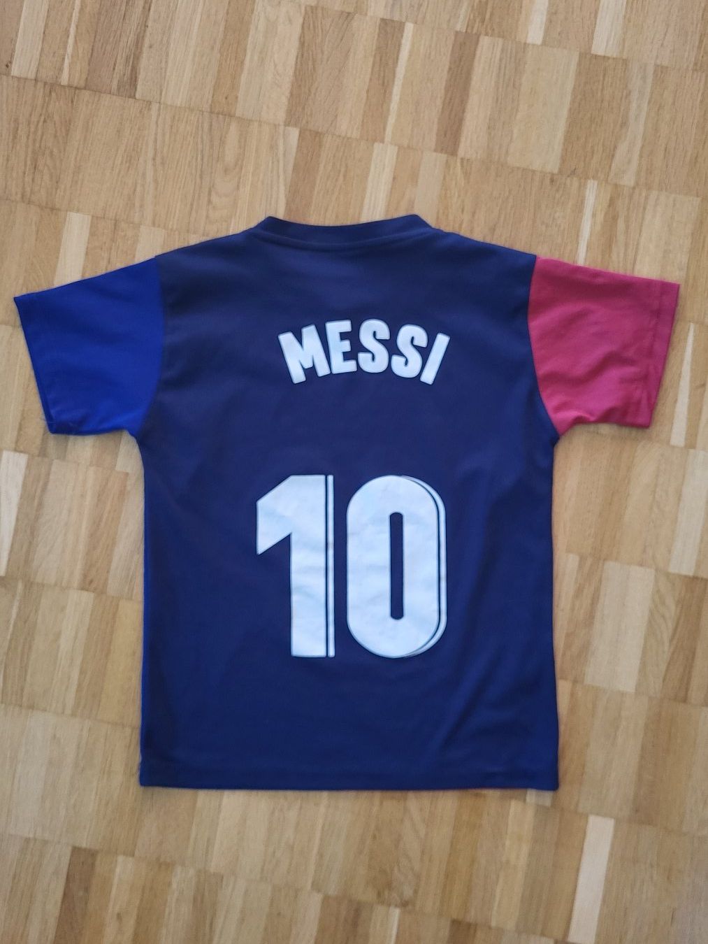 Leibchen & Hosen: FC Barcelona Shirt, Messi. Ca. 128 – Gebraucht aus Ipsach von kgr_x77q 1