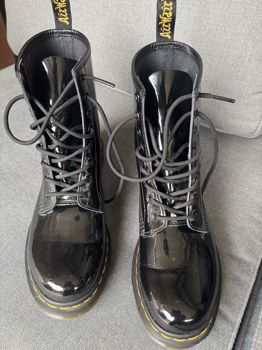 Damenschuhe: Dr.Martens, Lackstiefel – Neu (gemäss Beschreibung) aus Fällanden von Caramel7