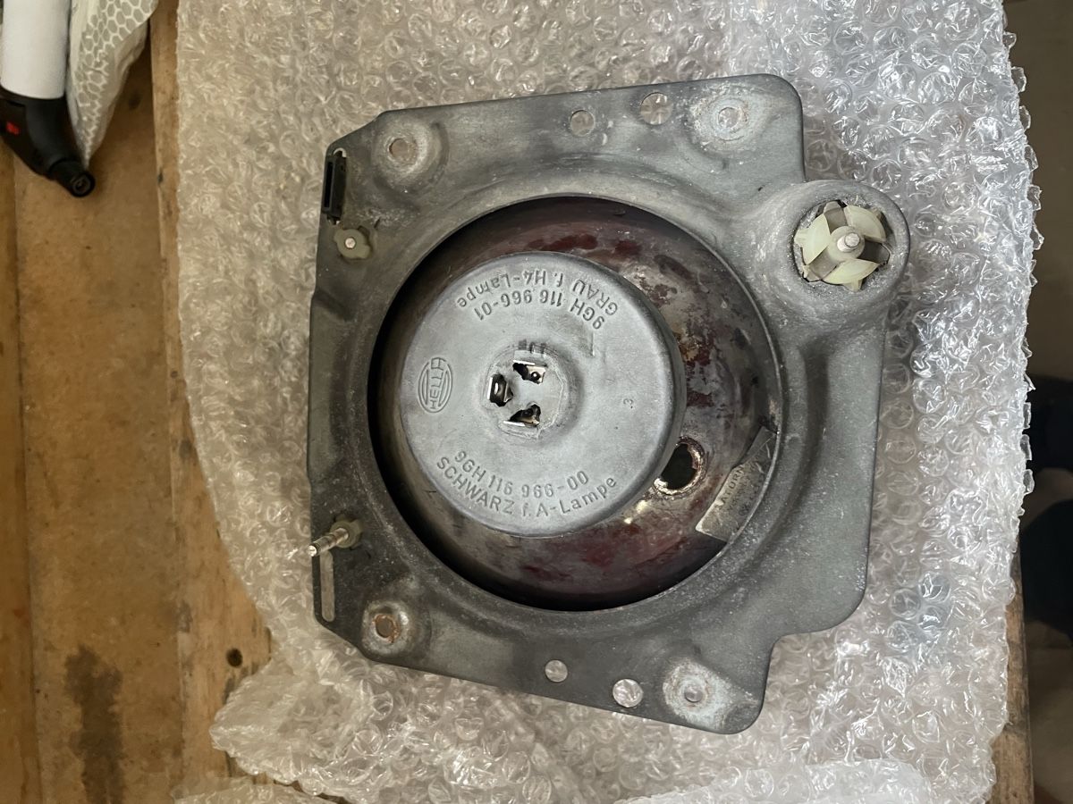 VW Fari: VW Golf 2 Hauptscheinwerfer l&r – Usato da Jona venduto da goegl27 3