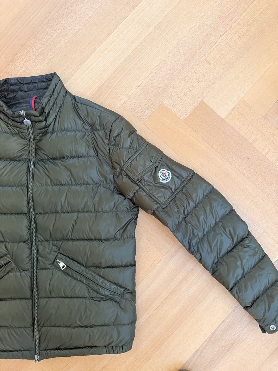 Moncler Giacche: Moncler Olive Lightweight Padded Jacket - Size 1 – Usato da Zürich venduto da annaballerina97