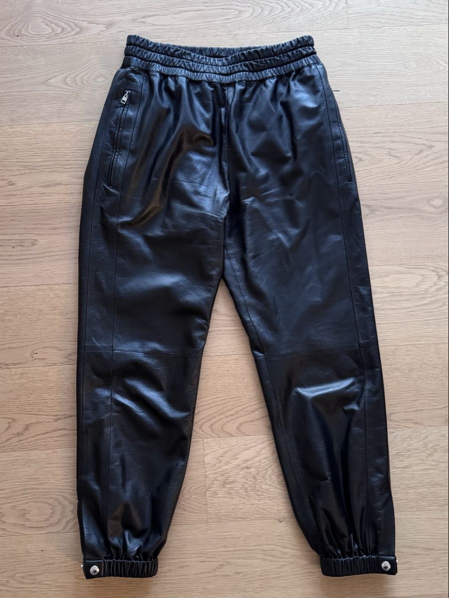 Alexander Mcqueen Pantaloni: Alexander McQueen leather pants, size IT 42 – Usato da Zürich venduto da ImaShela 3