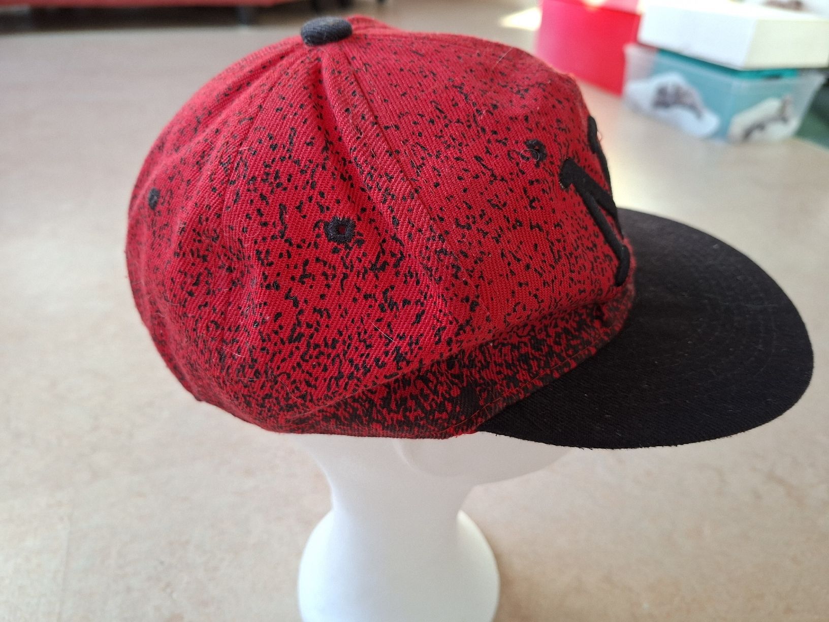 Copricapi, berretti & cappellini: 🔥 Coole NY Cap - rot – Usato da Klingnau venduto da vollmond36 1