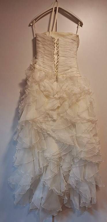 Robes: Traumhaftes Designer-Hochzeitskleid Creme/Eierschale – D'occasion à Reinach BL par urbanfinds 3