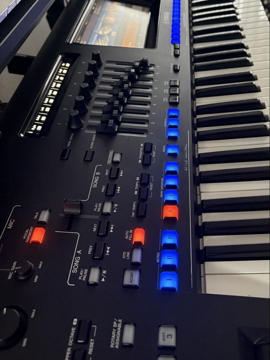 Yamaha Instruments de musique: Yamaha Genos – D'occasion à Lutry par 16mustang 2