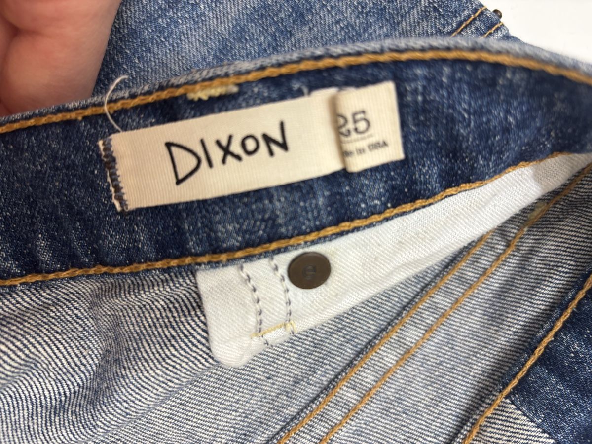 Jeans: Jeans shorts size 25 – Usato da Montreux venduto da nai_5w9m 2