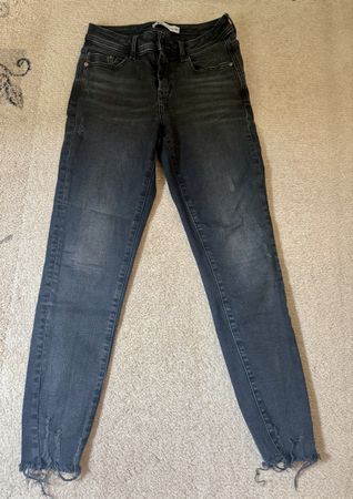 Zara Jeans, dunkle Waschung, Gr. 36, sehr guter Zustand