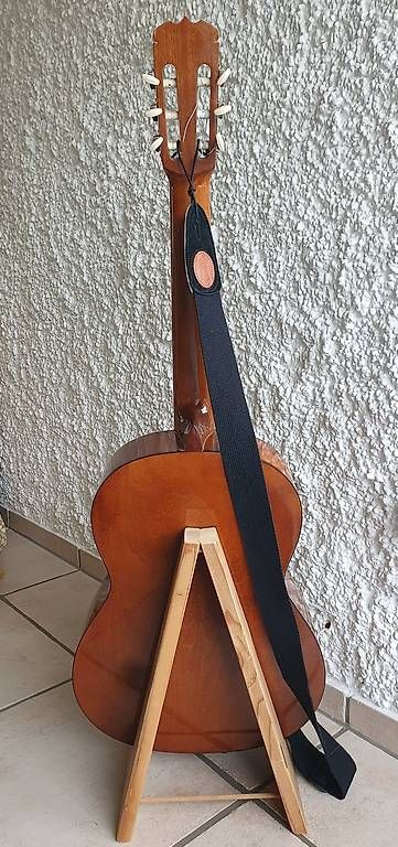 Strumenti musicali: Gitarre mit Zubehör – Usato da Buochs venduto da Rockthehills 2