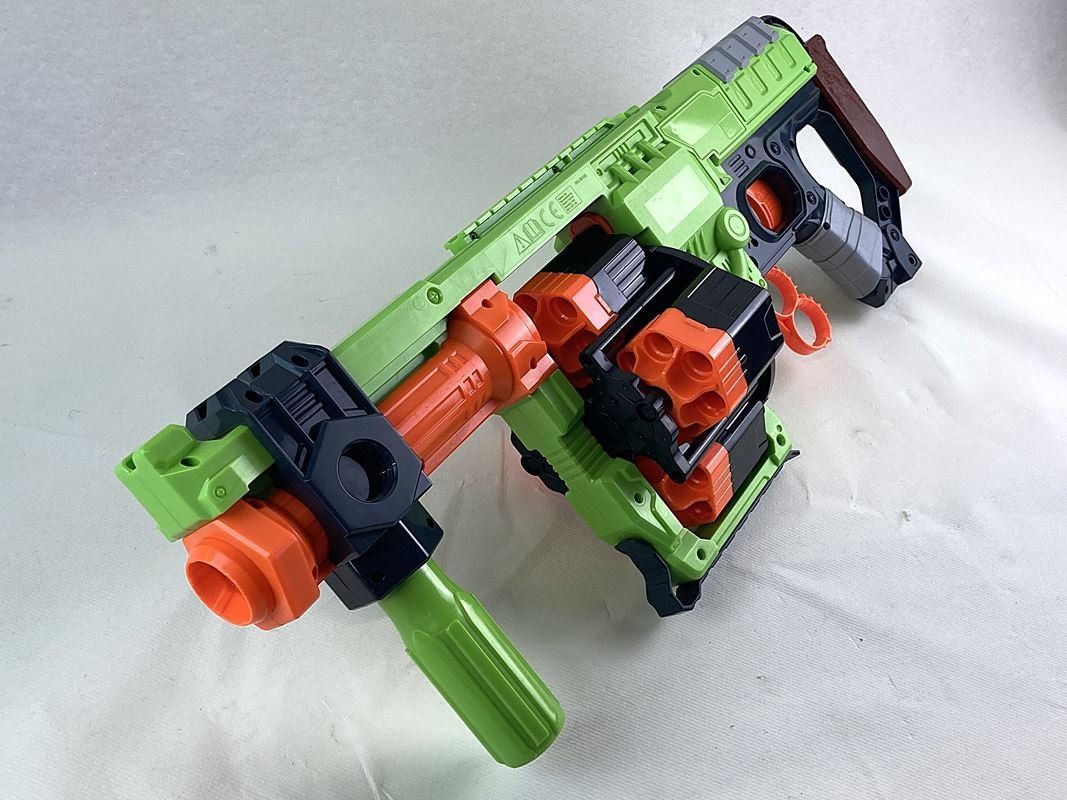 Nerf Spielzeuge: NERF | Zombie Strike Doominator | inkl. Darts – Gebraucht aus Wittenbach von Restwert_St-Gallen 2