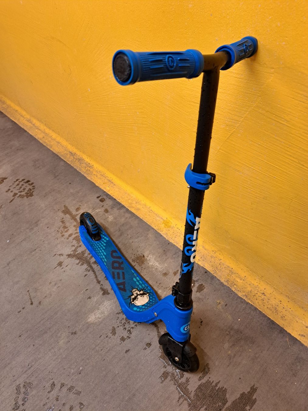 Veicoli per bambini: Aero C1 Tretroller, Kindertrotti, Roller mit LED Rädern – Usato da Duebendorf venduto da Mauxus 4