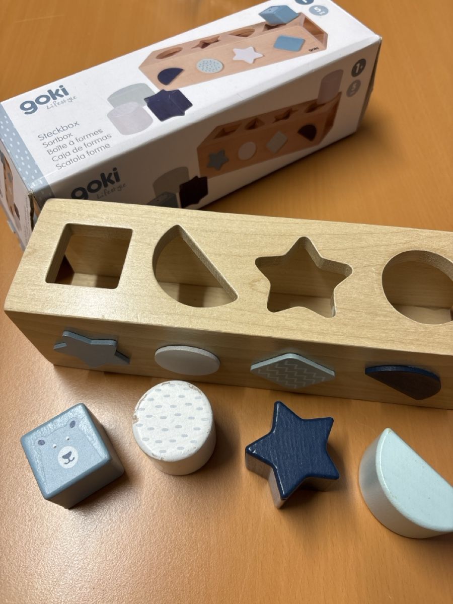 Giocattoli: Goki Steckbox Holz mit Formen – Usato da Winkel venduto da Pauder 1