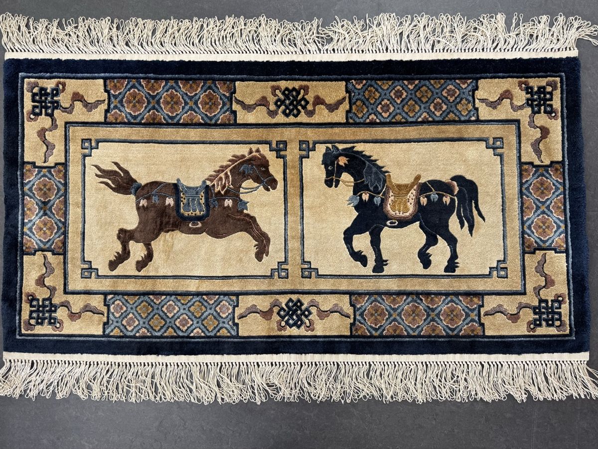 Tappeti: Chinesischer Seidenteppich mit Pferde Motiven – Nuovo (secondo la descrizione) da Liestal venduto da galerie_nategh