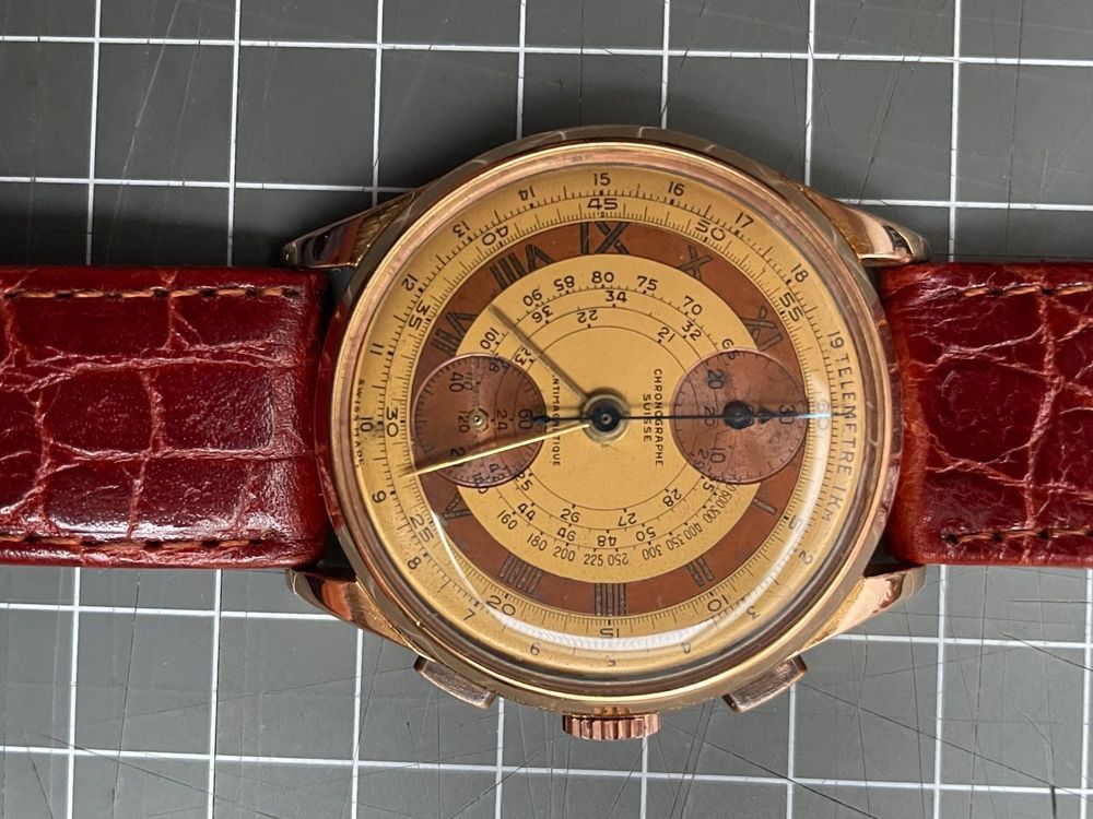 Chronographe Suisse Vintage Années 60 - Boîtier Acier, Boutons Dorés, Montre Rétro