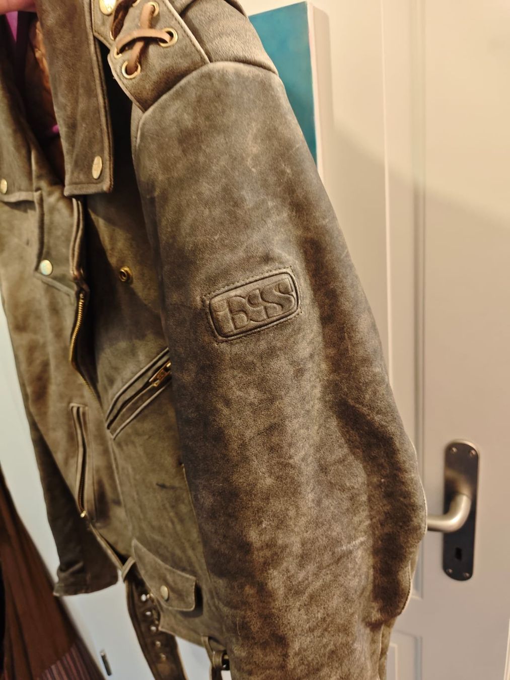 IXS Giacche: Motorradjacke Herren Leder Grösse 56 – Usato da Lützelflüh-Goldbach venduto da Pascili 1