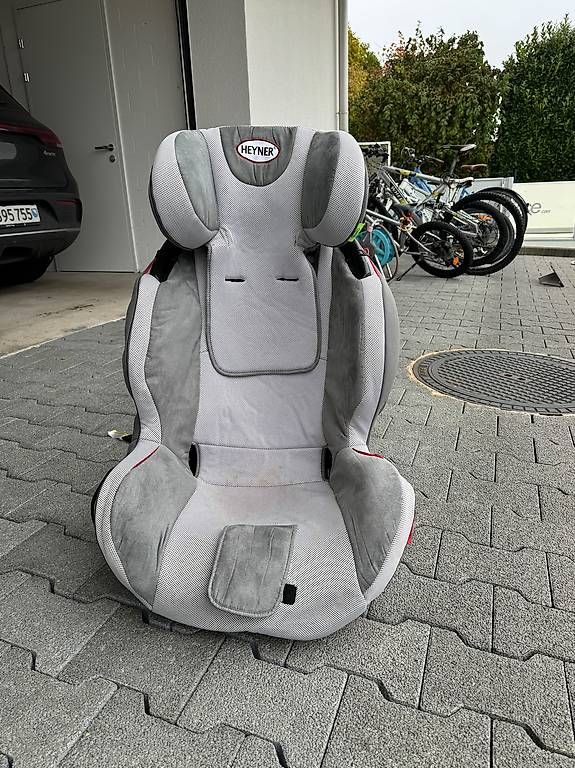 Seggiolini per auto: Heyner Kindersitz zu verkaufen – Usato da Wädenswil venduto da iw02c441 2