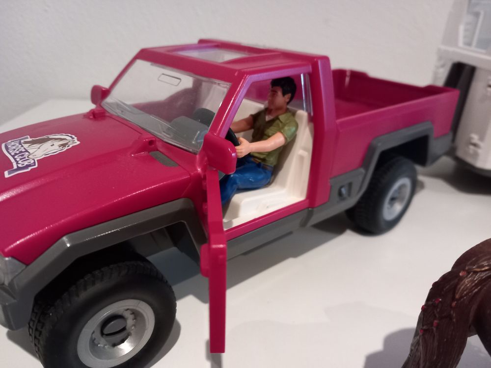  Schleich Auto mit Pferdeanhänger Horse Club (Gebraucht) in für CHF 31 Illustration 