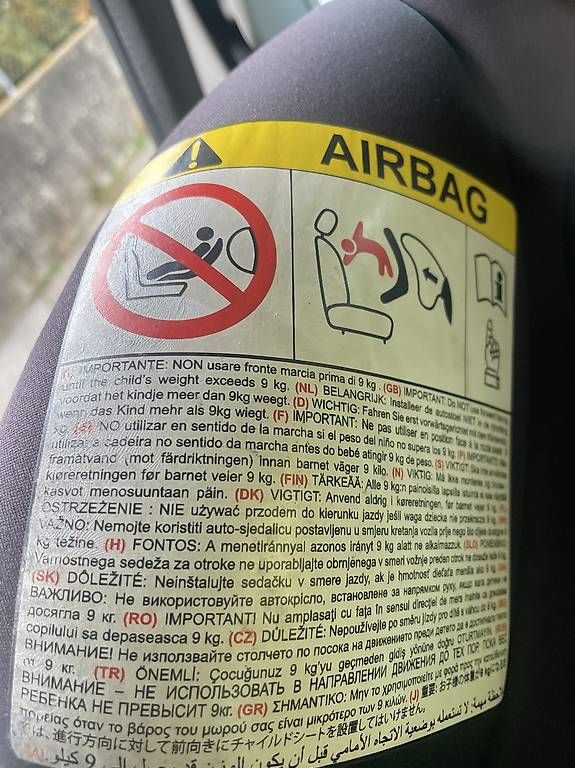 Seggiolini per auto: Seggiolino per neonato  – Usato da Agno venduto da sal_pbv8 2
