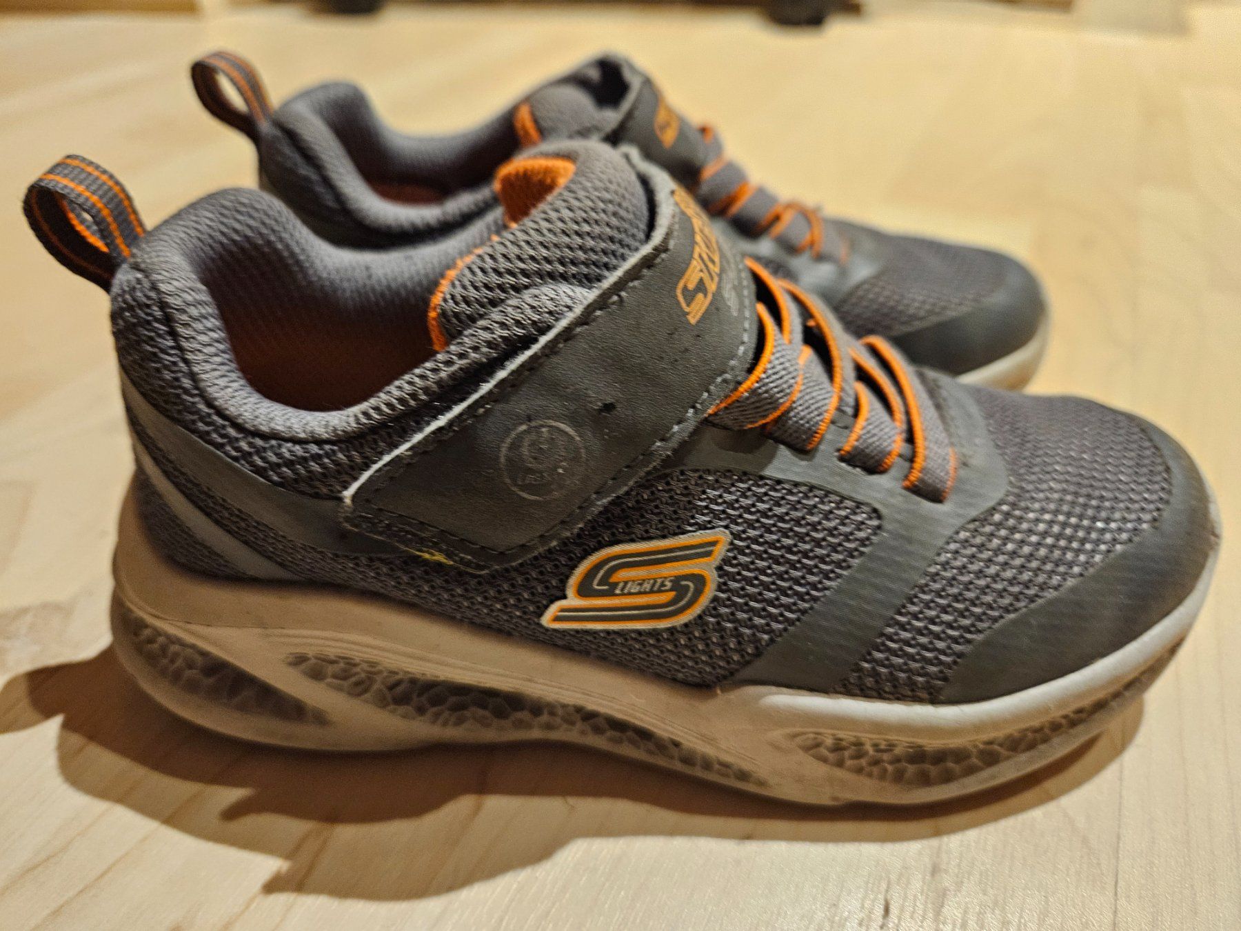 Skechers Scarpe per ragazzi: Kinderschuhe gr. 28 – Usato da Ennenda venduto da eel_ts7s 1