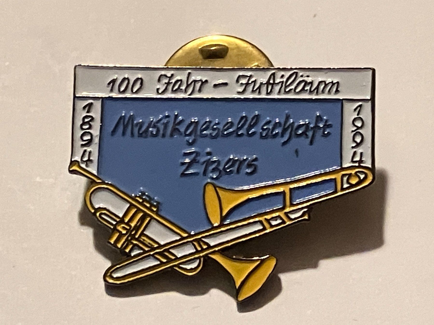 Placchette & Badge: 1 Pin Musikgesellschaft Ziefen – Usato da Basel venduto da djwwpp