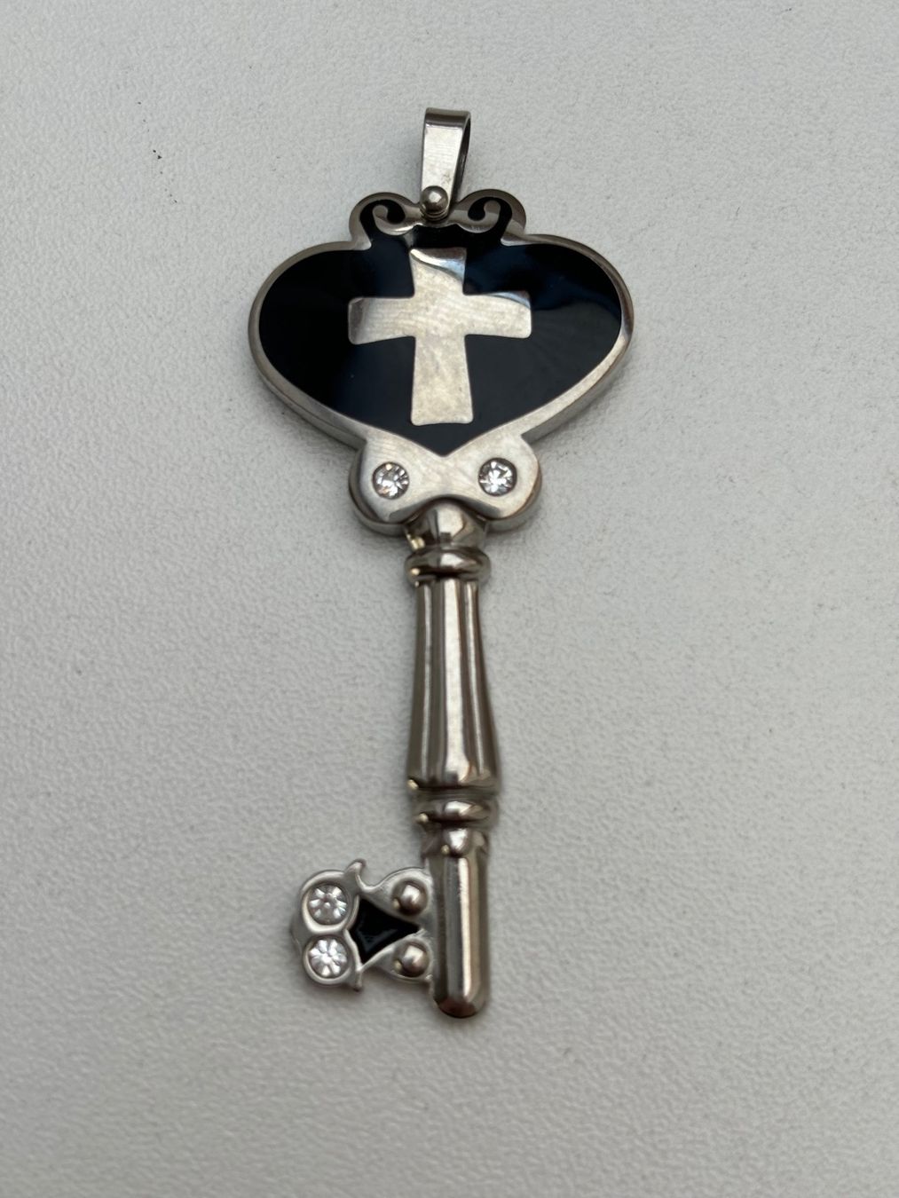 Ciondoli: Schmuck-Anhänger mit Kreuz schwarz steinless – Nuovo (secondo la descrizione) da Hendschiken venduto da Uraniali