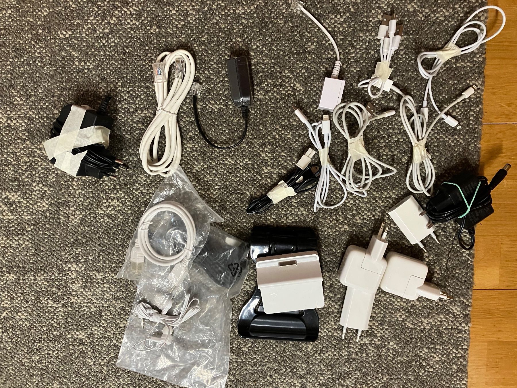 Kabel: Viele verschiedene Kabeln – Gebraucht aus Simplon Dorf von fraueulalia 2
