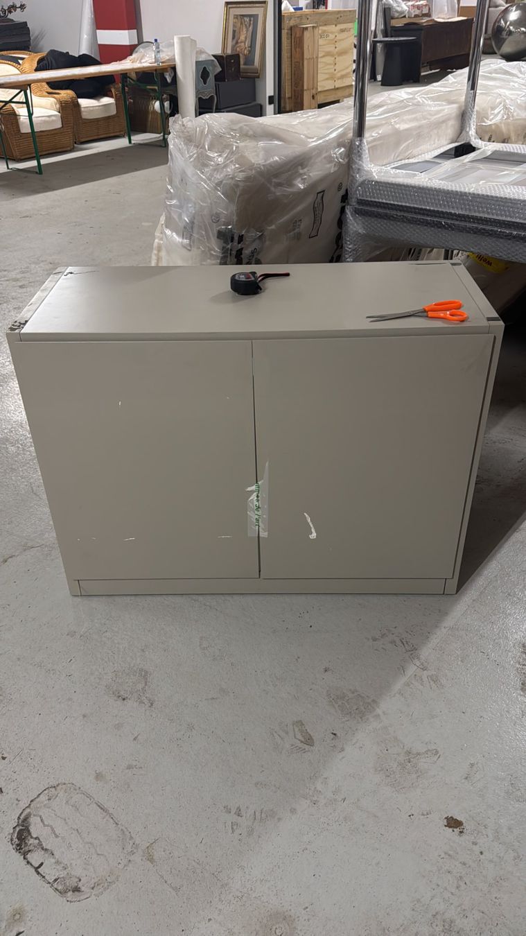 Armadi: Closet / Storage Cabinet – Usato da Gsteig b. Gstaad venduto da Auctionly
