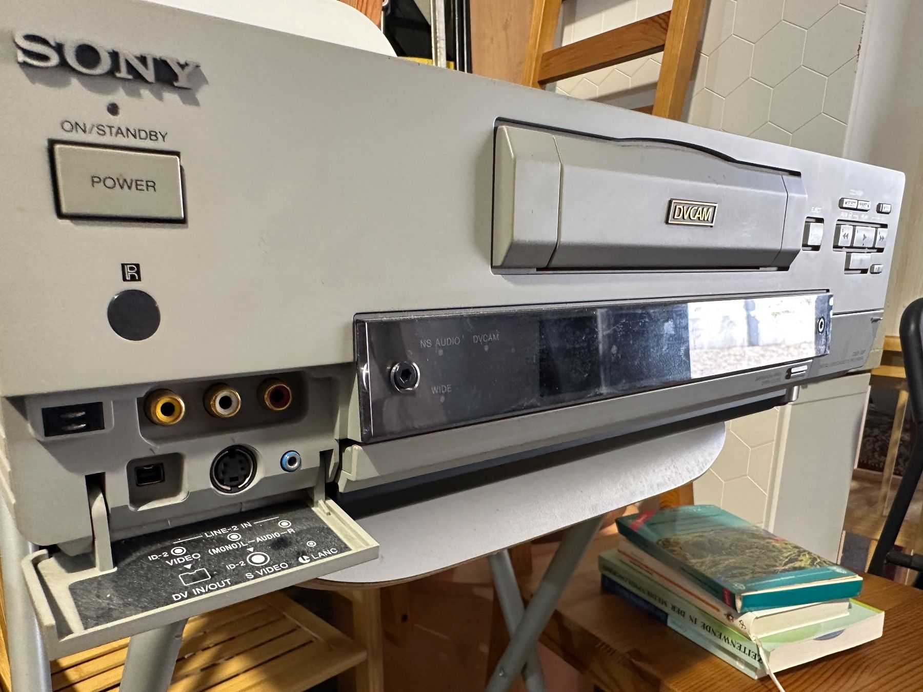 Sony Aufnahmegeräte: Sony DSR-30P digital Videcassette Recorder – Gebraucht aus Zürich von atlantis77 9