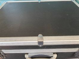 Reiseleuchtkoffer zum Pausen
