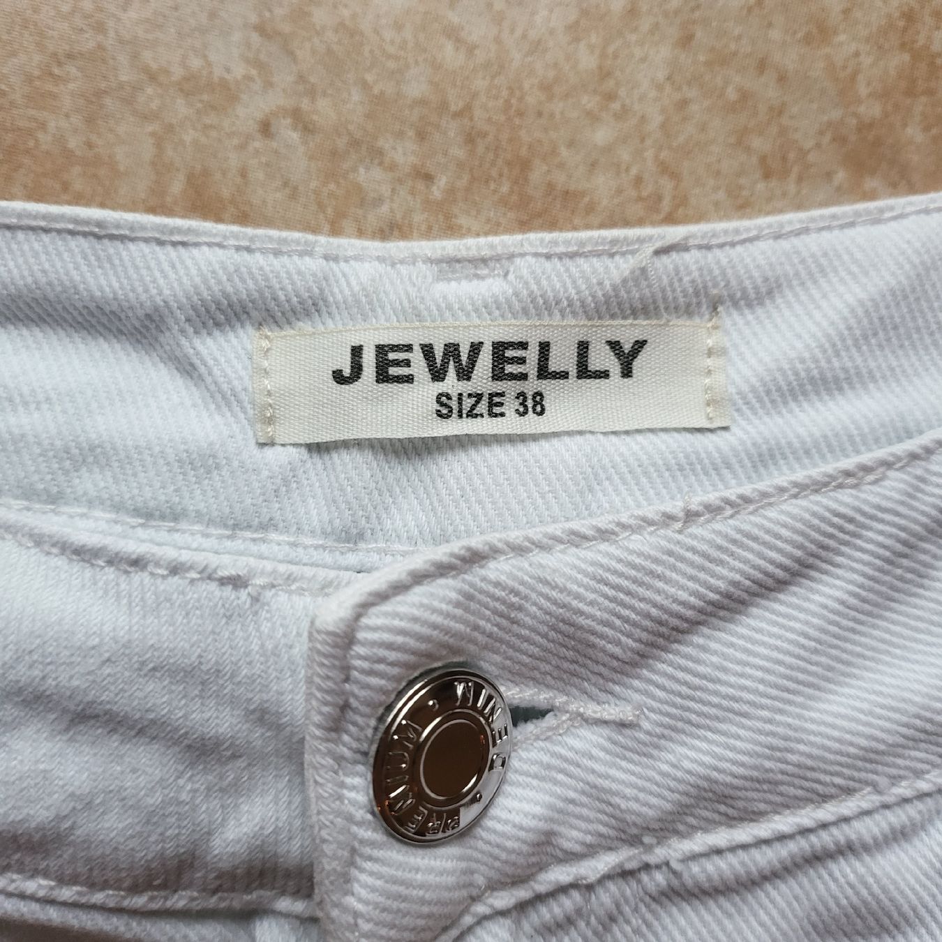 Jeans: Jeans JEWELLY – Gebraucht aus Sion von Oonathoo 2