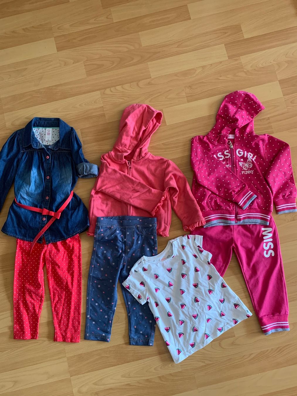 Lotti & Set di vestiti: Baby Kleider Grösse Grösse 86 – Usato da Moosseedorf venduto da SDmedia