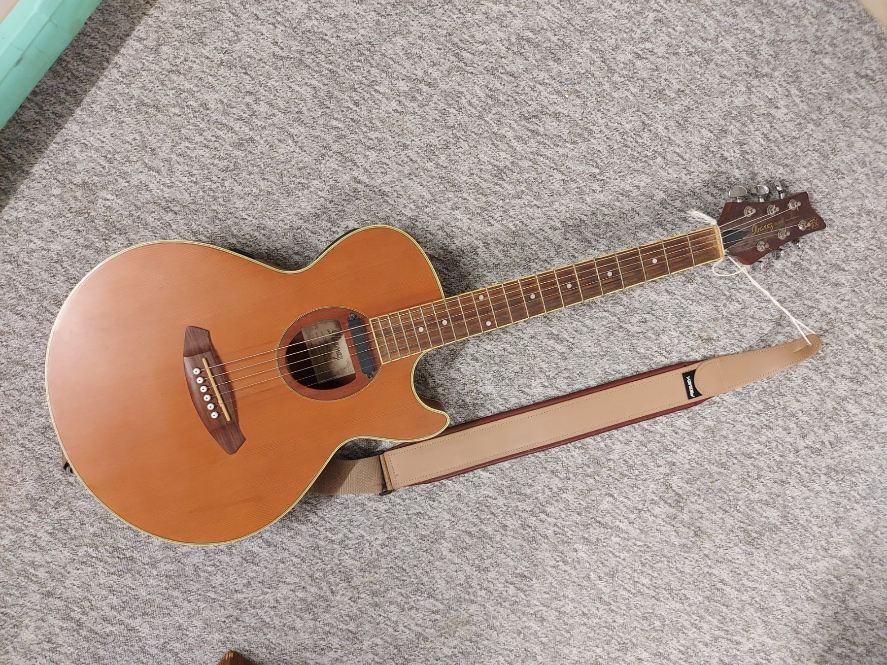 Ibanez Strumenti musicali: Ibanez Semi-Akkustikgitarre – Usato da Münchenbuchsee venduto da motten