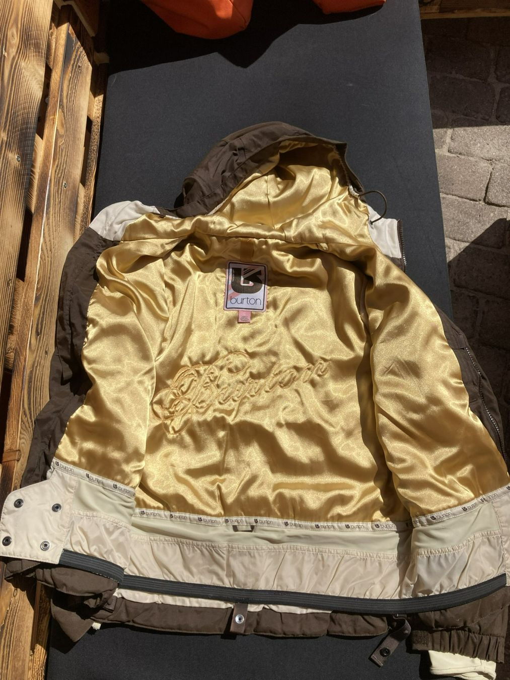 Burton Giacche: Burton Damen Snowboardjacke Grösse S – Usato da Deitingen venduto da Calimi 4