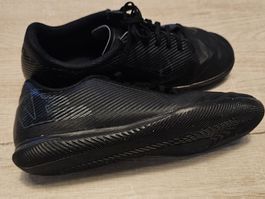 Nike Hallenfussballschuhe schwarz neuwertiger Zustand