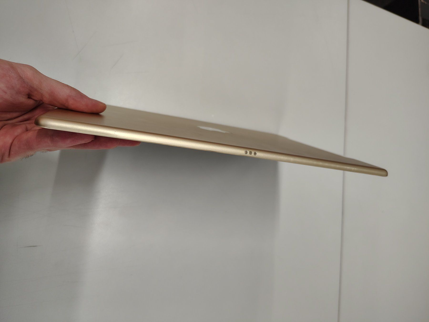 Apple Tablet PC: iPad Pro 12,9 '' 1Re Gen 128 GB – Difettoso da Bussy FR venduto da rom_m9y5 6