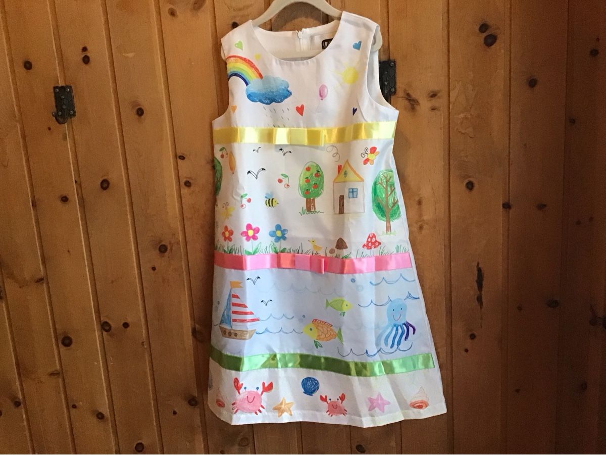 Vestiti & Gonne: Kinderkleid Sommer Print Grösse 140  NEUE  – Nuovo e nell'imballaggio originale da Samedan venduto da dim_wd9v