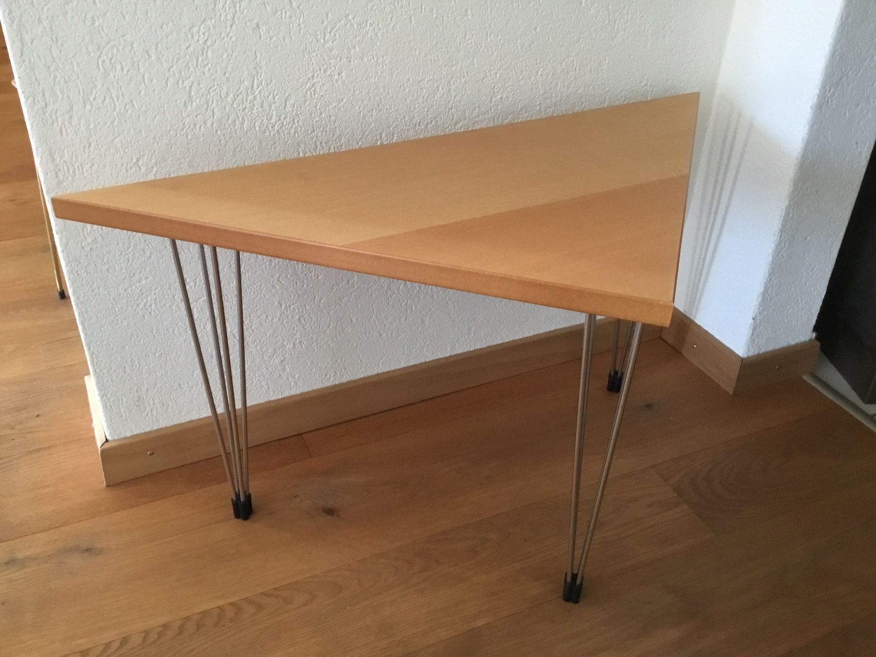 Comodini: Beistelltisch dreieckig – Usato da Lostorf venduto da Merlin63