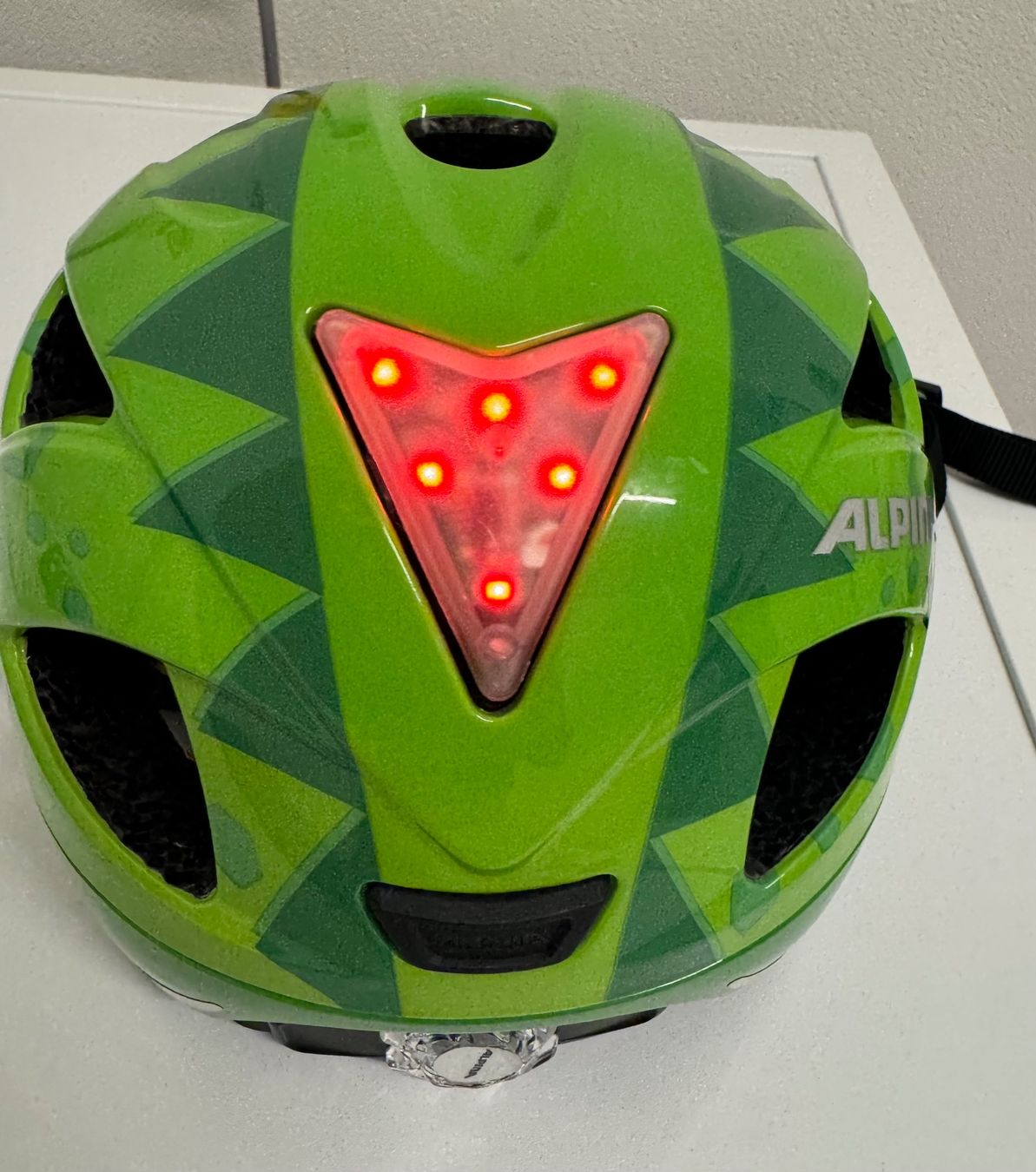 Alpina Helme: Kinderhelm – Gebraucht aus Buchs SG von BubiLuna 4
