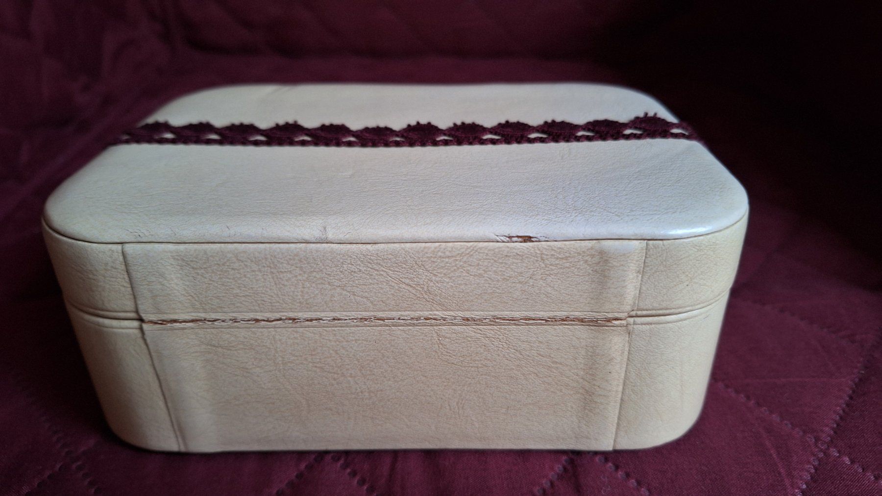 Portagioie: Vintage Schmuckschatulle ,Cremeweiss Lila , mit Einsatz – Usato da Dornach venduto da majo8689 5
