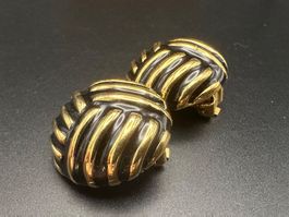 Vintage Ohrringe, Clips, Goldfarbe und Schwarz.